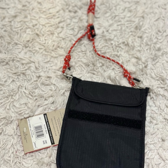 BNWT hunter pouch - Picture 3 of 3